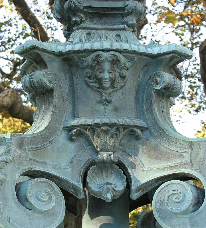 2008-10-12_Tiverton_Newport_Mansions 078.jpg